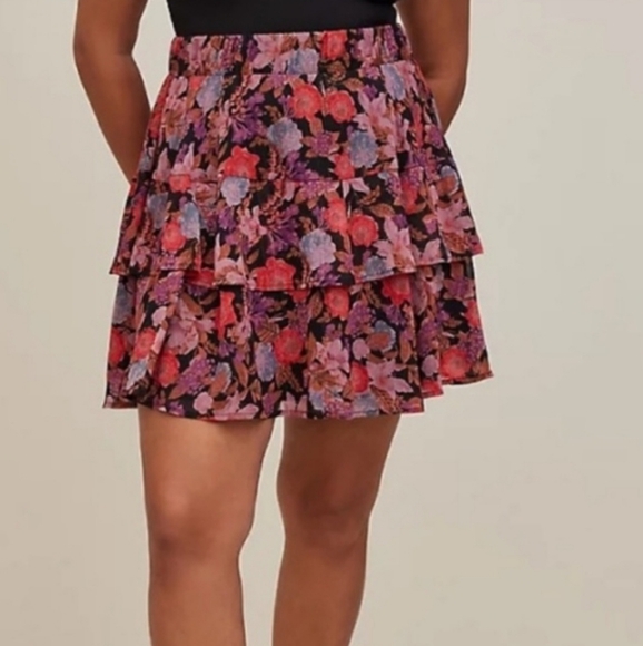 Torrid Mini Crinkle Tiered Skirt Floral Print High Wasted Size 1 (1X Plus Size) - Picture 2 of 7
